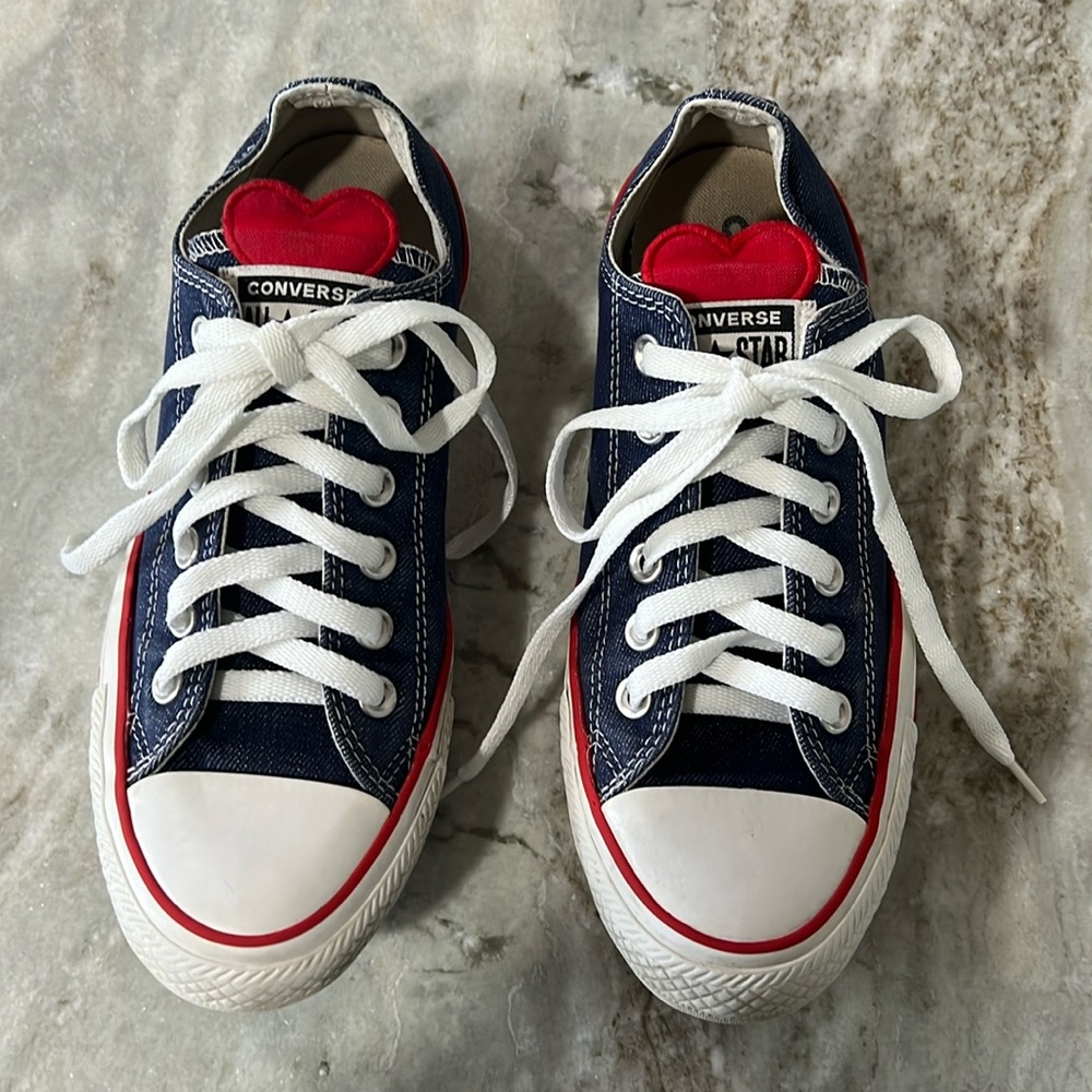Converse • Sneakers • Women’s-Size 7 • Men’s-Size 5